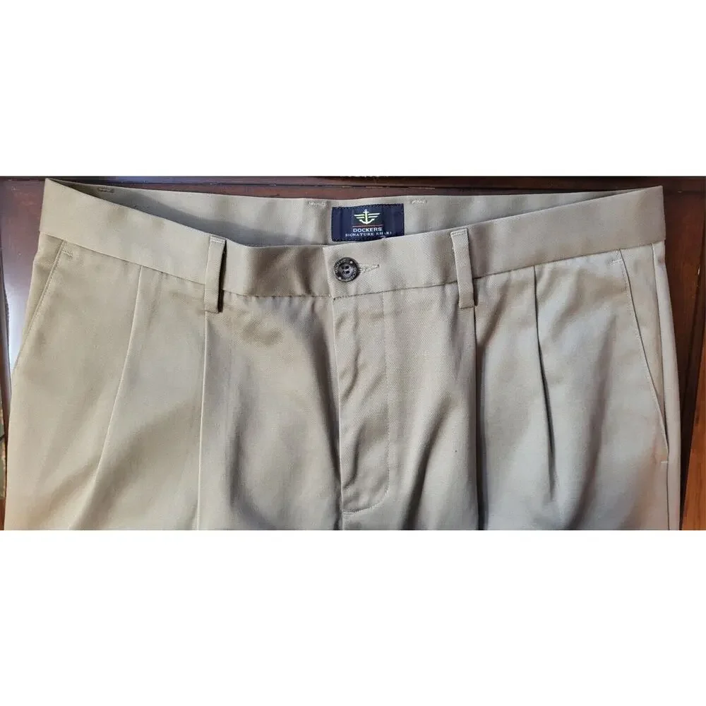 DOCKERS Signature Khaki D3 Classic Fit Pants / Slacks Men's Size 34 X 33